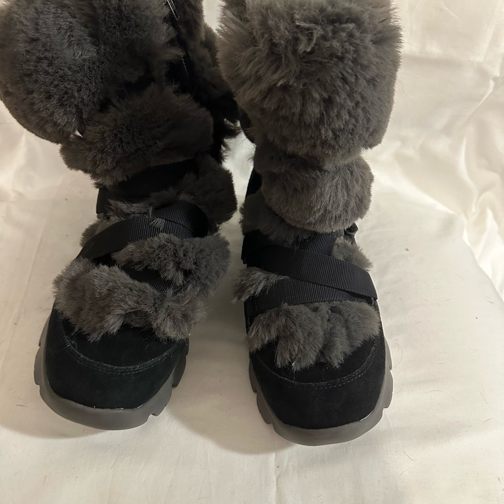 UGG Black and Gray Ankle Boots with Fur. Misty!!